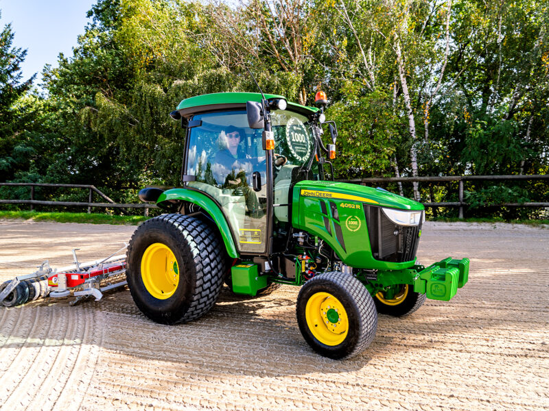 Jubilejní 1000. kompaktní traktor John Deere 4052R pracuje od října letošního roku v Chomutově